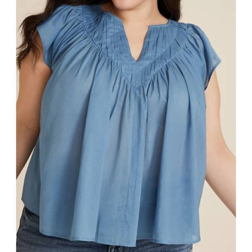 Maurices 2x blue Woven Flutter Sleeve Blouse. RO